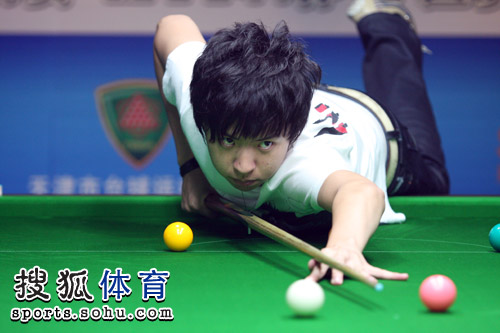 武磊伤情直 武磊伤情直