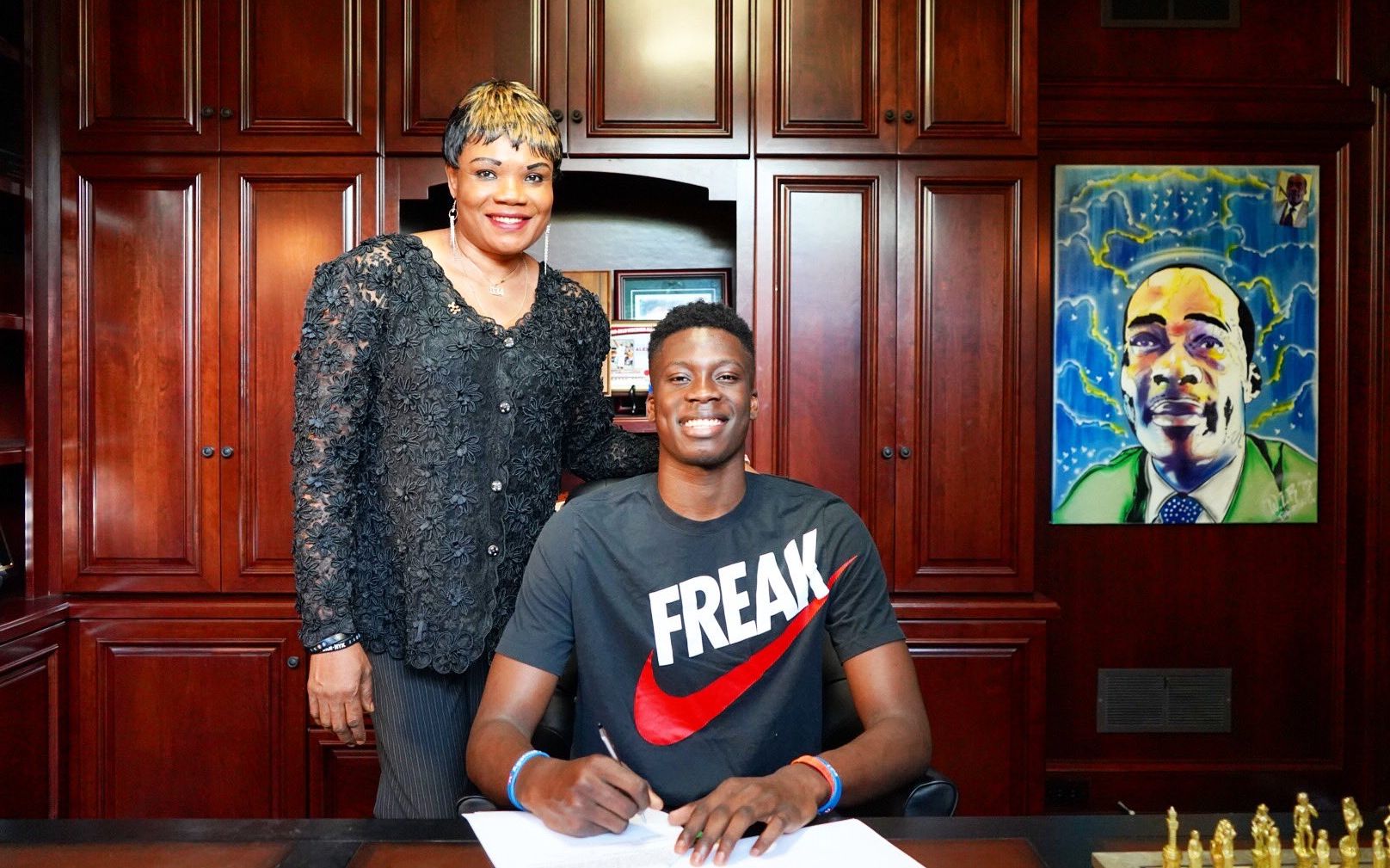 穿透三线 穿透三线